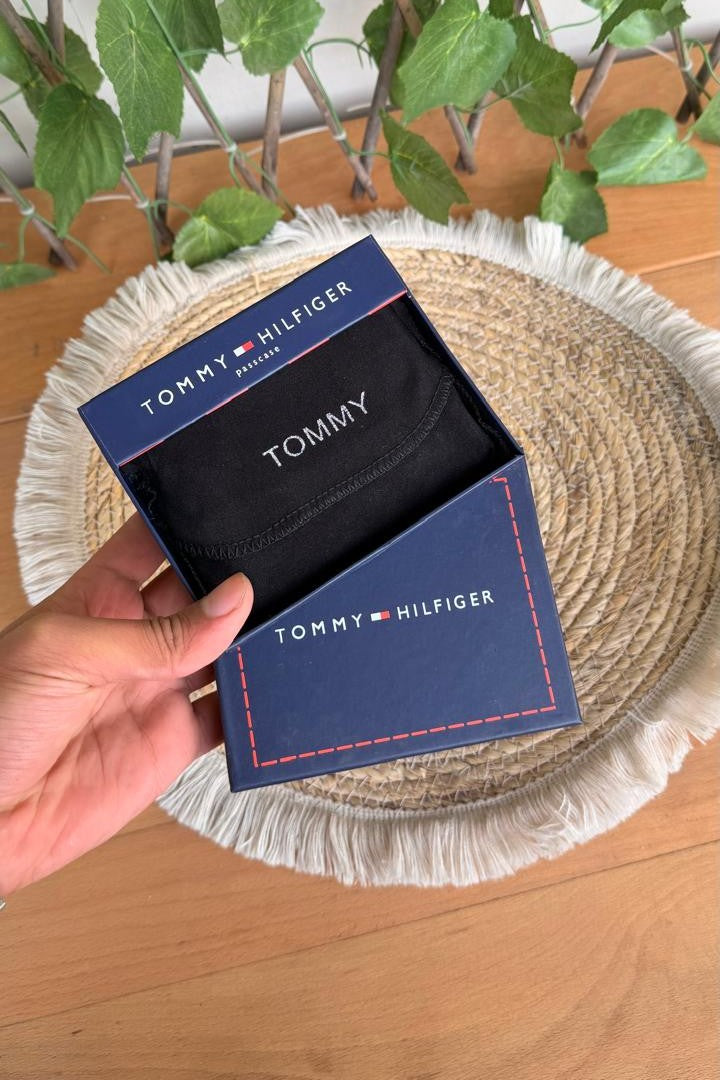 Tommy Brown  Wallet